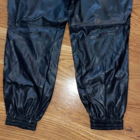 Fashion Nova NWT size 2x faux leather joggers black - Picture 2 of 7